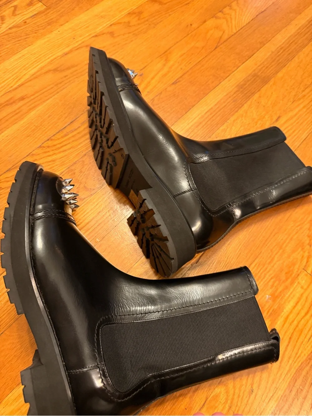 Alexander McQueen Black Leather Chelsea Boat Shoes with Silver Studded Toe